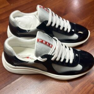 Men American style Prada Sz 10no box